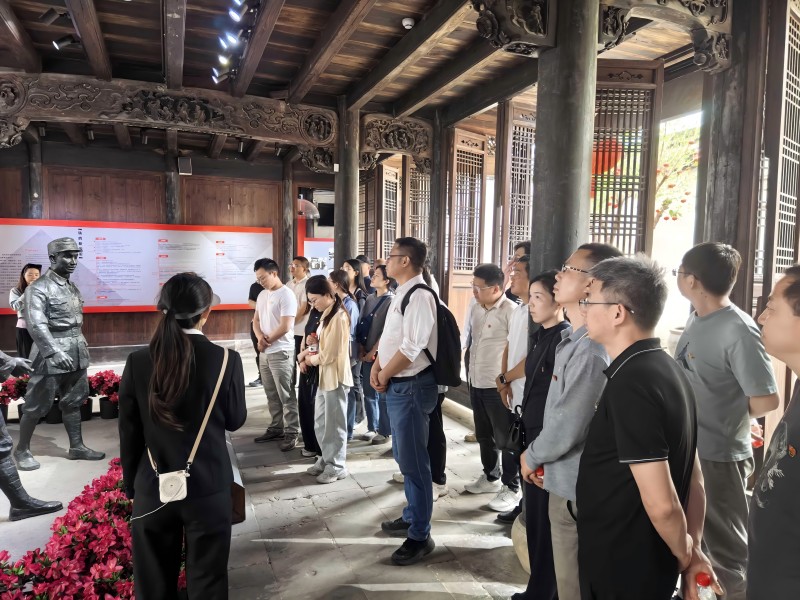 循跡悟思想 發揚鐵作風 凝心促踐行  亞通新材黨總支開展主題黨日活動2.jpg